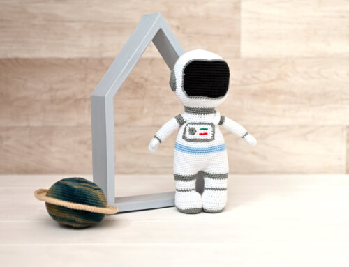 Astronaut häkeln für einen großen Fan